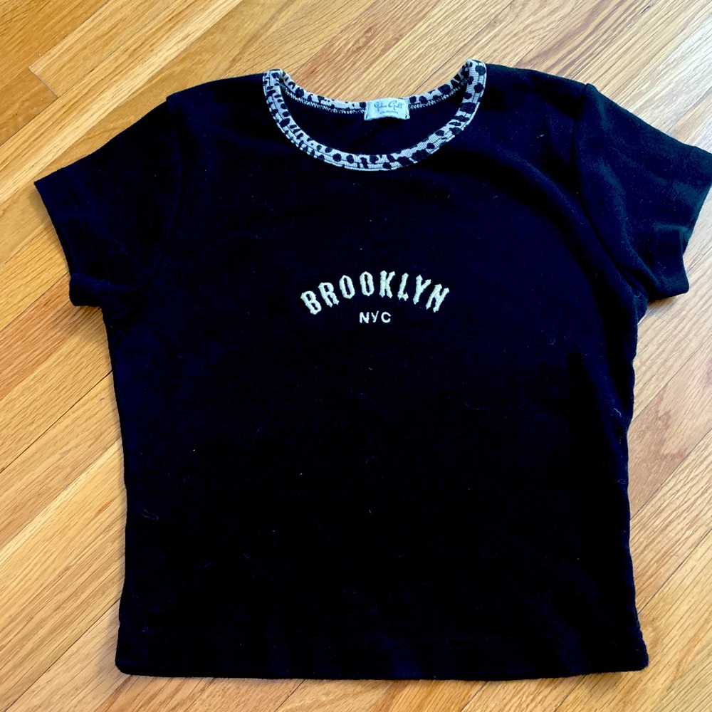Brandy Melville/ John Galt crop top
Brooklyn NYC Cheetah print collar, black